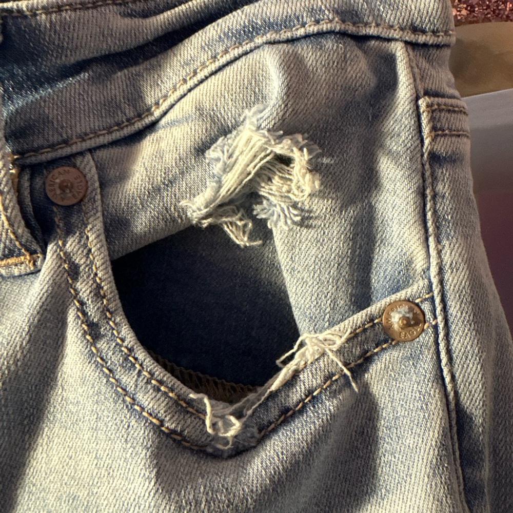 American Eagle Outfitters Light Wash Cropped bootcut Jeans - Picture 5 of 9